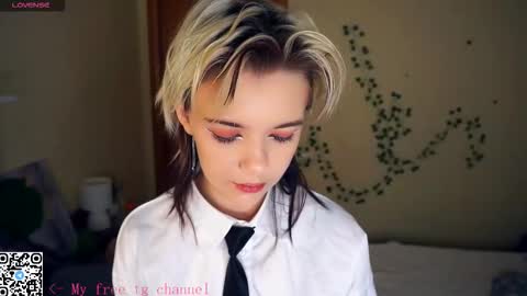 Lilian online show from 10.26.25