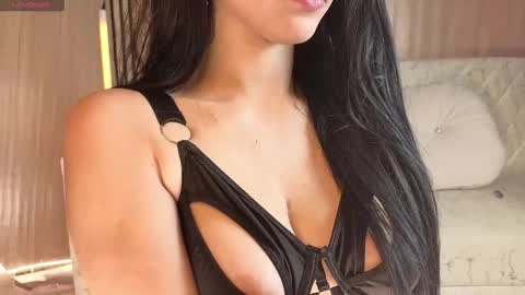 Snapshot of lilieth_hot_ chatting on 10.17.25 Lilieth online show from 10.17.25