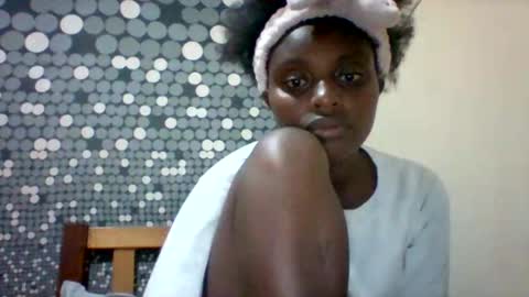 Snapshot of liligal chatting on 06.04.26 liligal online show from 06.04.26