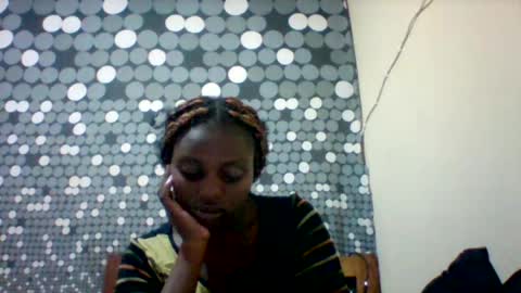 Snapshot of liligal chatting on 06.15.26 liligal online show from 06.15.26
