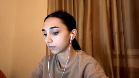 Snapshot of lilihalvorsen chatting on 10.12.25 Lina online show from 10.12.25