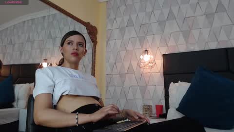 LilyJensen online show from 09.08.25