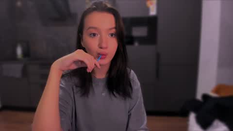 Snapshot of lililaluna chatting on 12.12.24 ... online show from 12.12.24