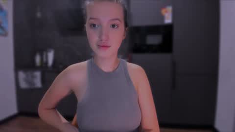 Snapshot of lililaluna chatting on 12.28.24 ... online show from 12.28.24