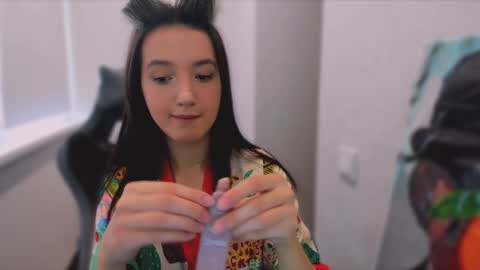 Snapshot of lililaluna chatting on 01.14.25 ... online show from 01.14.25