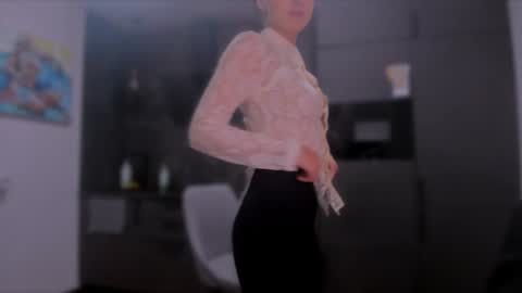 Snapshot of lililaluna chatting on 01.17.25 ... online show from 01.17.25