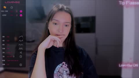 Snapshot of lililaluna chatting on 09.30.25 ... online show from 09.30.25