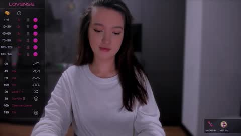 Snapshot of lililaluna chatting on 11.12.25 ... online show from 11.12.25