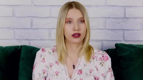 LiliLinn online show from 01.21.25