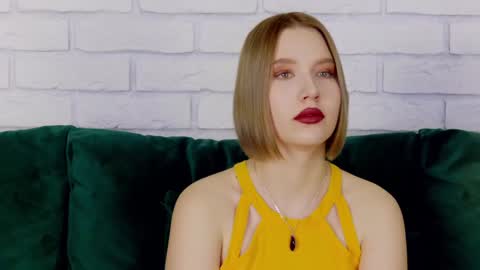 LiliLinn online show from 01.25.25