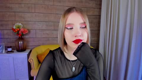 LiliLinn online show from 02.04.25