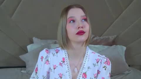 LiliLinn online show from 02.17.25