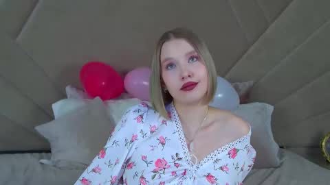 LiliLinn online show from 02.17.25