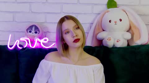 LiliLinn online show from 03.05.25