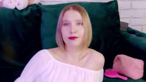 LiliLinn online show from 03.05.25