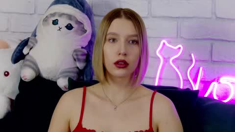 LiliLinn online show from 03.10.25