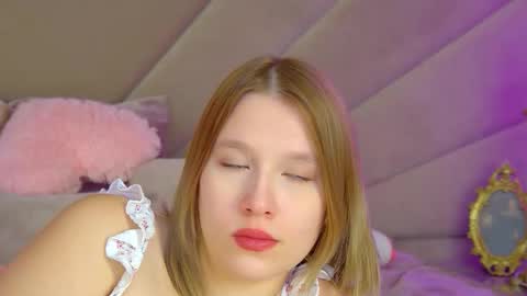 LiliLinn online show from 11.07.25