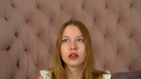 LiliLinn online show from 08.04.26
