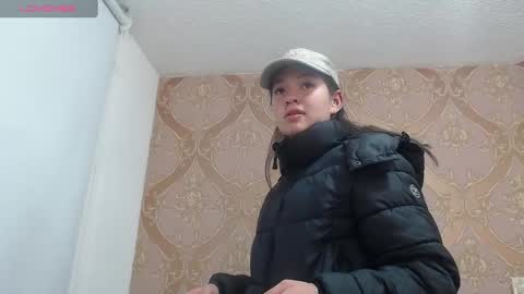 Snapshot of lilimini032 chatting on 12.24.24 lilimini online show from 12.24.24