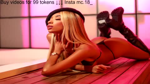 Snapshot of lilipinkette chatting on 01.06.25 Lili online show from 01.06.25