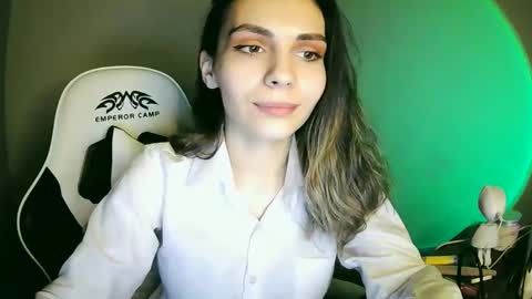 Snapshot of lilirose_x chatting on 12.26.24 lilirose online show from 12.26.24