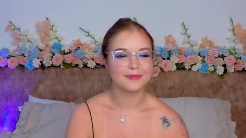 Lilith Bonheur online show from 03.22.26