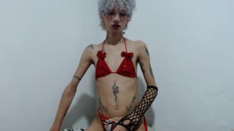 Snapshot of lilith_evil7 chatting on 12.12.24 lilith_evil7 online show from 12.12.24