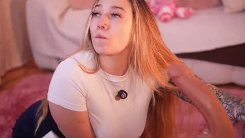 Snapshot of lilith_gray9 chatting on 12.16.25 Lilith Gray online show from 12.16.25