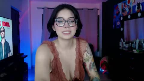 Snapshot of lilith_lennox chatting on 05.04.26 lilith online show from 05.04.26