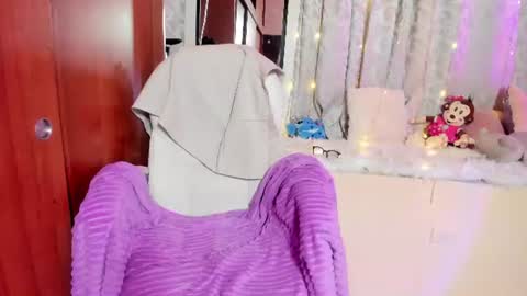 Snapshot of lilith_salvatoree chatting on 06.18.26 Lilith Salvatore online show from 06.18.26