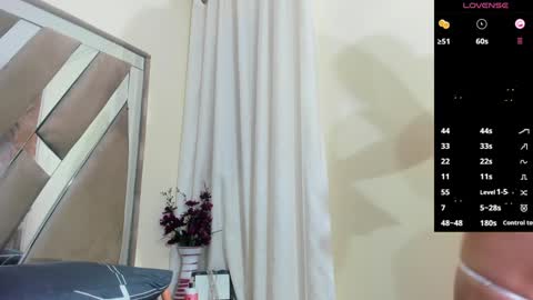 liliINDEPENDENT MODEL online show from 01.12.25