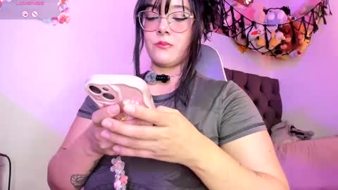 Snapshot of lilithh_kuro chatting on 05.24.26 Lilithh Kuro online show from 05.24.26