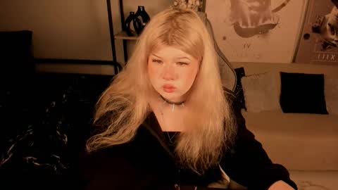 Snapshot of lilithnelson chatting on 10.07.25 LilithNelson online show from 10.07.25