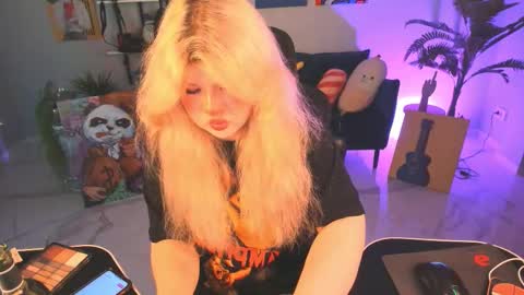 Snapshot of lilithnelson chatting on 10.25.25 LilithNelson online show from 10.25.25