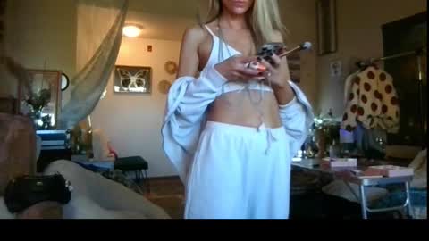 Lilithohfish online show from 10.24.25