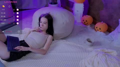 lilithstrangfor online show from 10.31.25