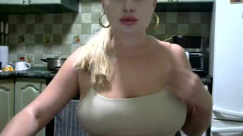 Snapshot of liliya133244 chatting on 07.08.26 liliya133244 online show from 07.08.26