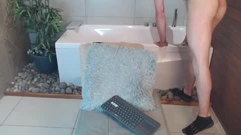 Snapshot of liljames_ chatting on 12.13.25 Lil James online show from 12.13.25