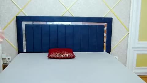 Nina  Asiral online show from 12.02.25