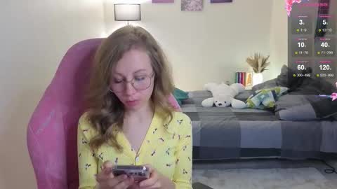 Snapshot of lill_mary chatting on 10.10.25 Maria online show from 10.10.25