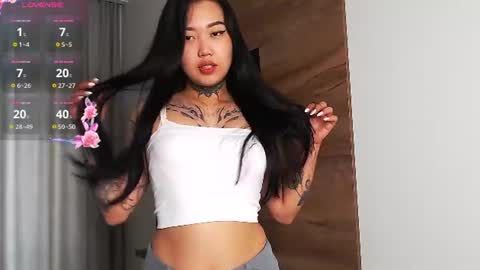 Snapshot of lillgothbaby chatting on 06.15.26 Lill online show from 06.15.26