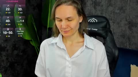 lillian_white1 online show from 04.05.26