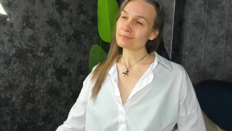 lillian_white1 online show from 04.25.26