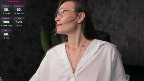 Snapshot of lillian_white1 chatting on 07.07.26 lillian_white1 online show from 07.07.26