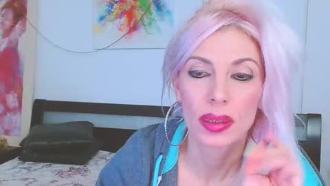 Lara online show from 02.13.25