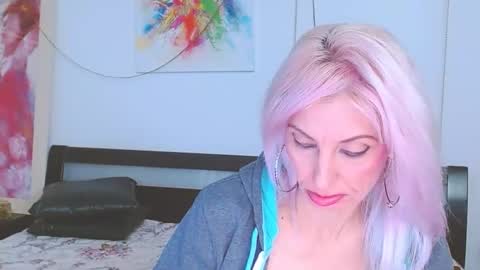 Lara online show from 02.13.25