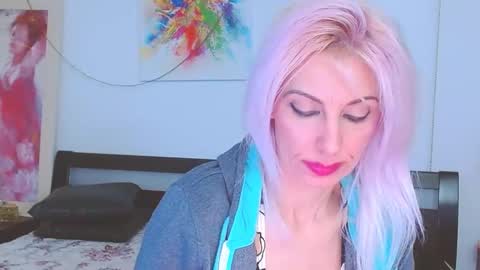 Lara online show from 02.14.25