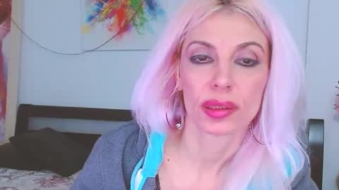 Lara online show from 02.23.25