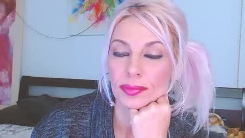 Lara online show from 02.23.25