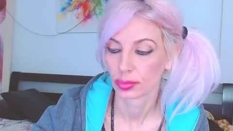 Lara online show from 02.25.25